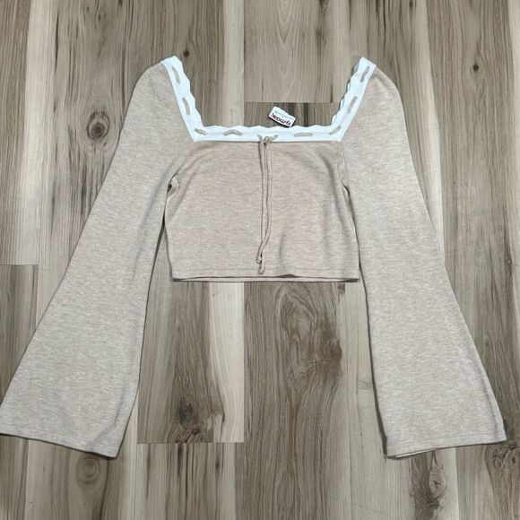 NEW Dee Elly Scalloped Hem Tan Cropped Sweater Women’s Large - Picture 1 of 3